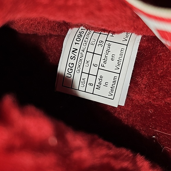 ❤️ UGG Red Indoor/Outdoor Slippers in Size 8 Very GOOD Condition - Picture 3 of 6